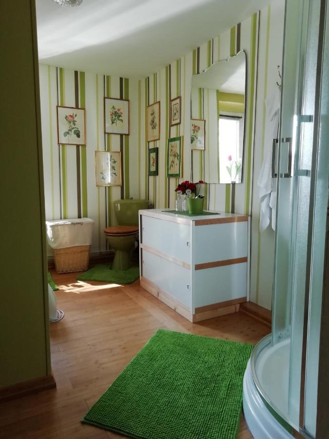 Villa Sur La Rive Vierre Suxy Esterno foto